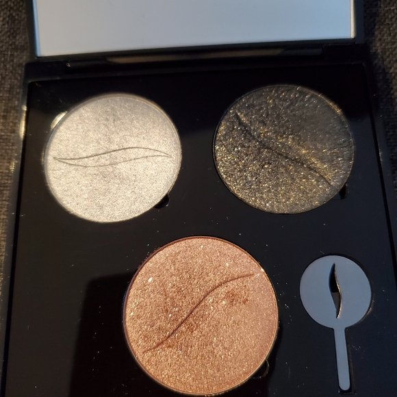 6/$30  ππ¨  Like new sephora eye shadow compact! - Picture 2 of 5